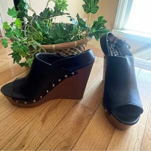 Stylish Black Wedge Sandals